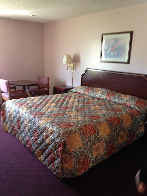 David Crockett Motel Lawrenceburg Room photo